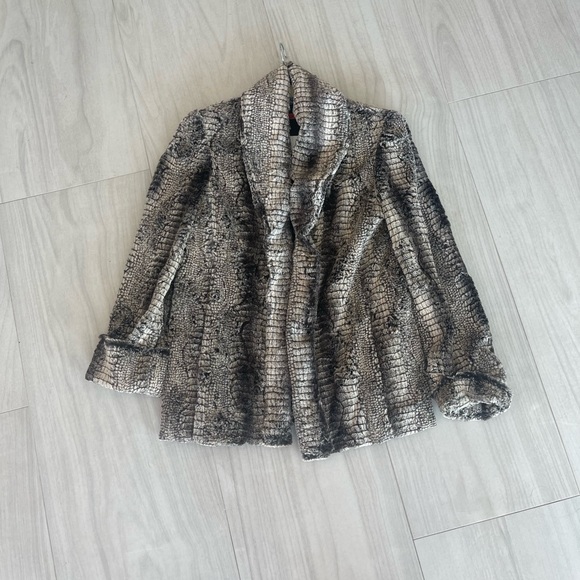 Gorgeous and incredibly soft Alice and Olivia Faux fur Size XS